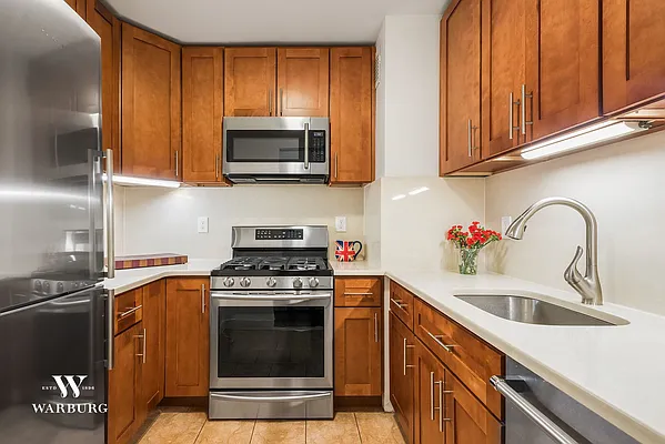 Sold by Warburg | media 1