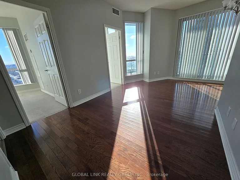18 Holmes Ave #2203 — Photo 5