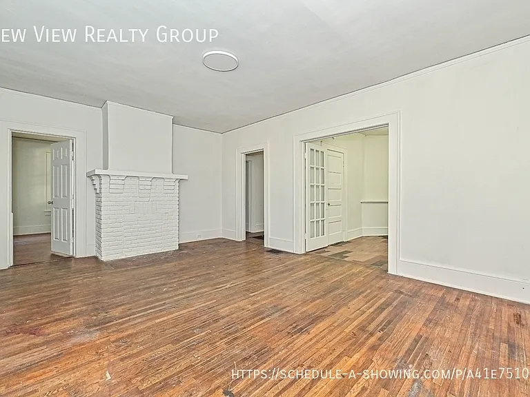 1025 Ambassador St — Photo 5