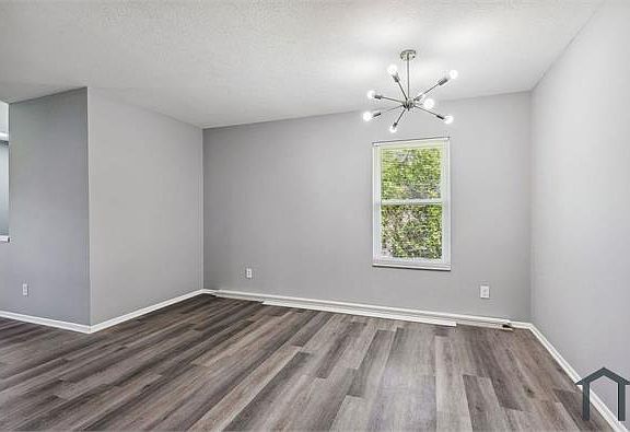 4th image of 3289 E Mound St #3289