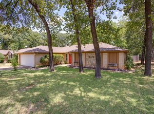 1200 Timber Ridge Dr, Euless, TX 76039