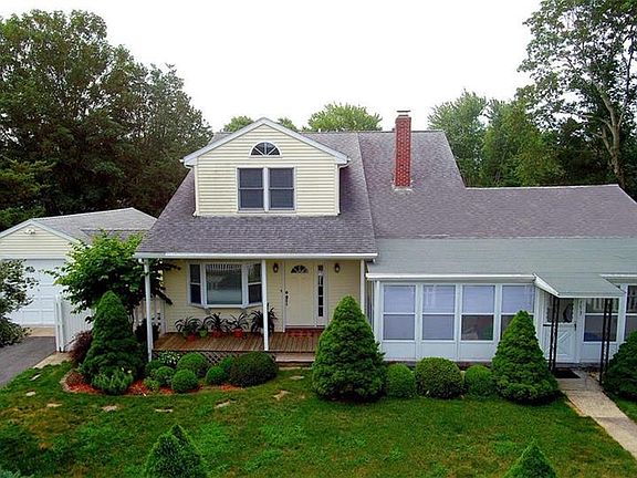2nd image of 153 Mount View Ave