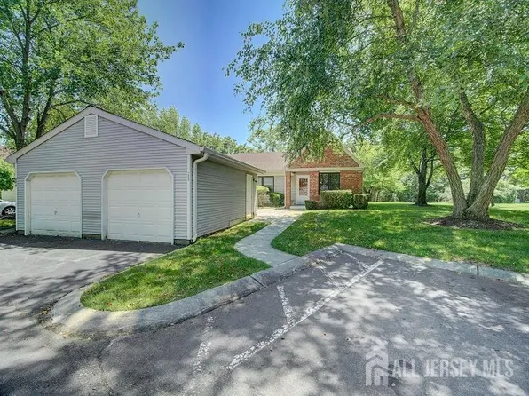 209 Wycoff Way W, East Brunswick, NJ 08816