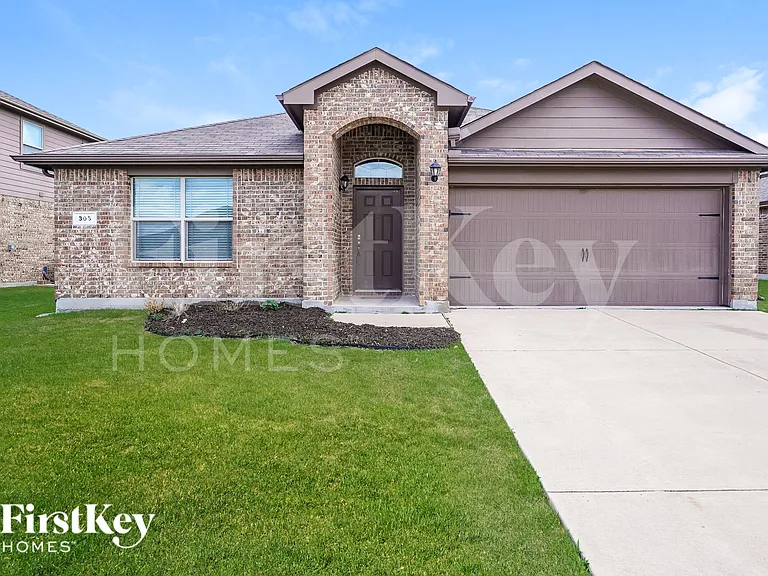 303 Preakness Ln — Photo 1