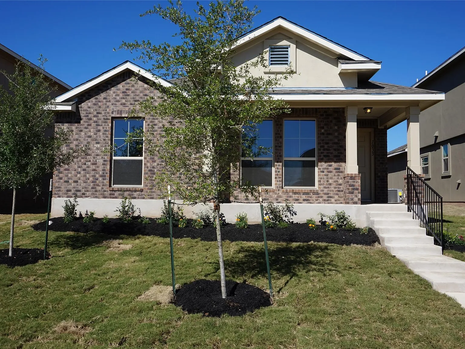 4 bed, 2.0 bath, 1488 sqft, $1,800 — Photo 1