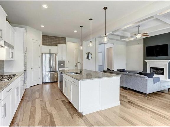3rd image of 3101 Madisina Dr