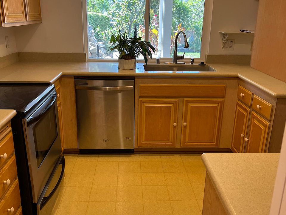 2nd image of 1426 Steffen St
