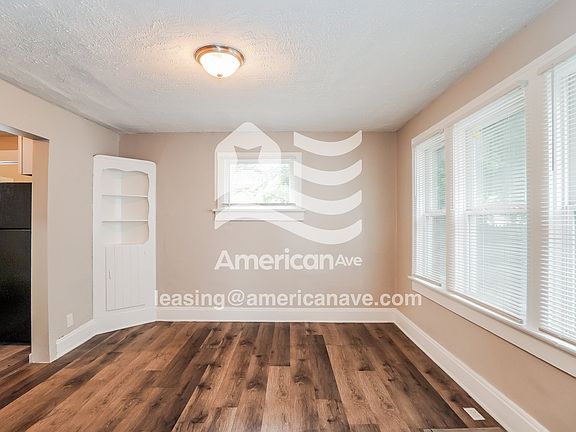 369038_004_wm_-_living_room_12985696.jpg