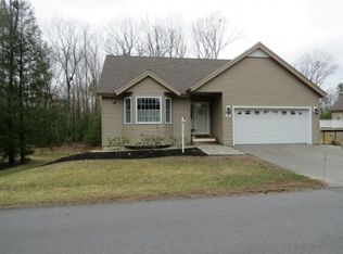 3 Woodland Rd, Newton, NH 03858