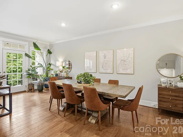 519 Griffith Village Ln — Photo 18