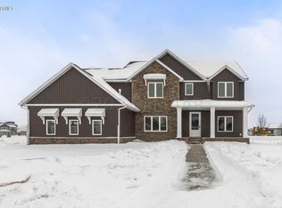 2836 Rivers Bend Dr E, West Fargo, ND 58078
