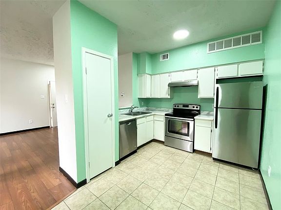 3rd image of 2021 Spenwick Dr APT 216
