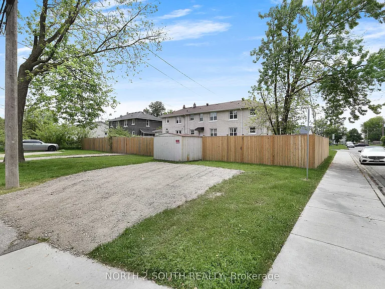 1604 Bruce Ave — Photo 21