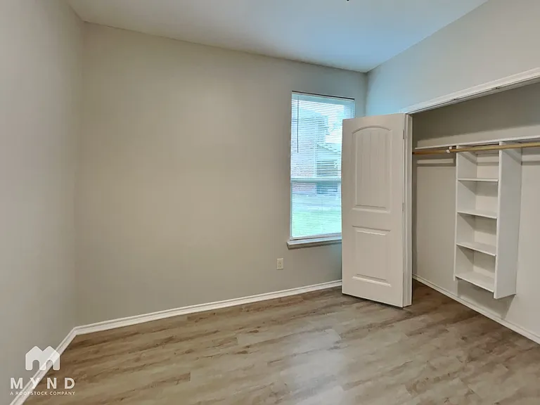 414 Jasmine Cir — Photo 18