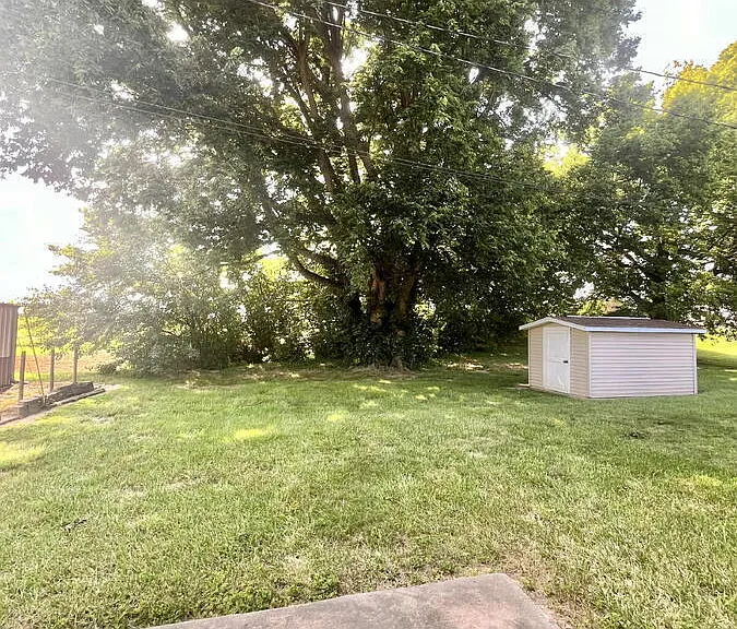 109 N West Ln — Photo 23