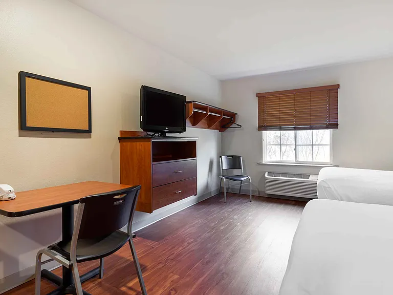 Studio Suite - 2 Full Beds