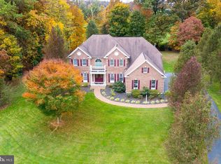 2 Lark Ln, Reading, PA 19608