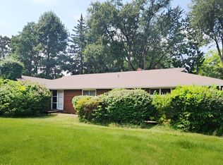 347 S Edgelawn Dr, Aurora, IL 60506