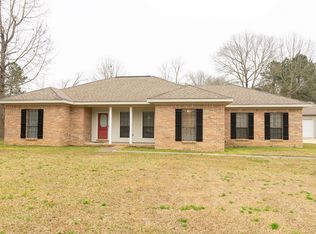 15 Maplewood Dr, Petal, MS 39465