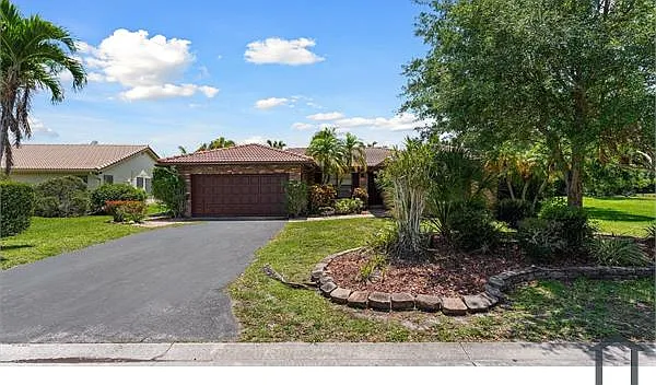 11580 NW 20th Dr — Photo 2