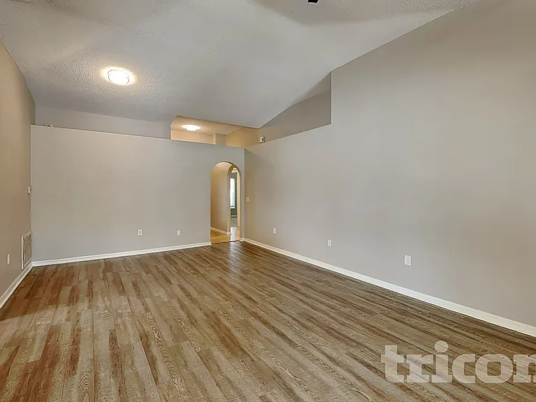 12945 Bridleford Dr — Photo 3