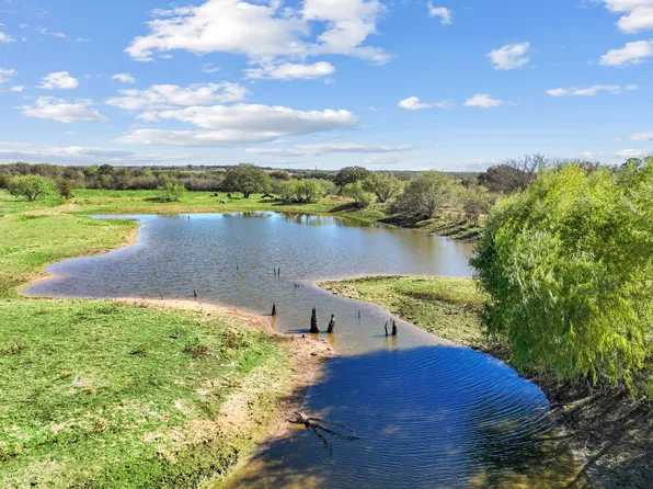 2090B Erwin Rd, Jacksboro, TX 76458