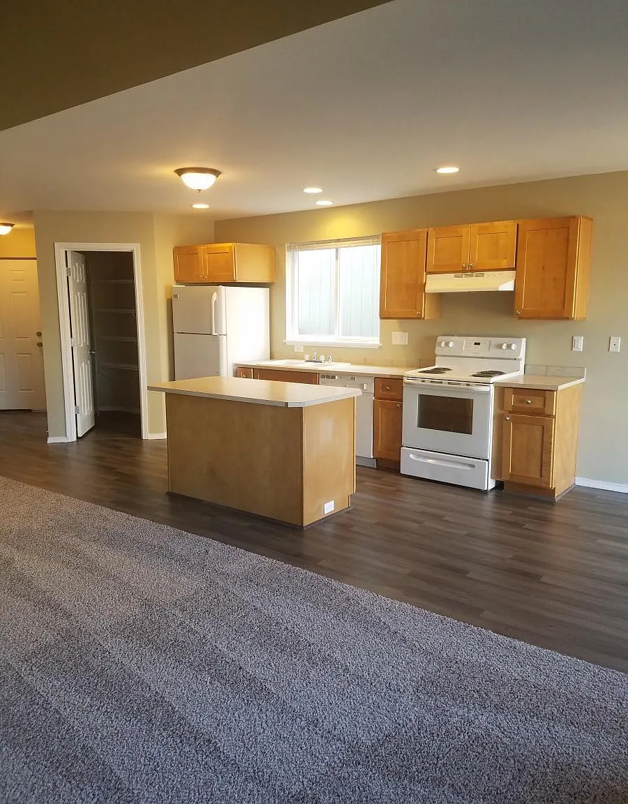 3 bed, 2.5 bath, 1500 sqft, $2,395 — Photo 2