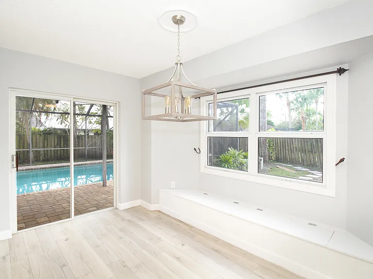 896 Rose Ct — Photo 39