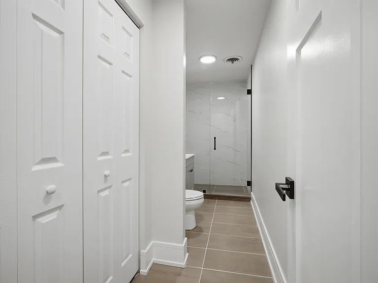 921 W Wilson Ave #3W — Photo 5
