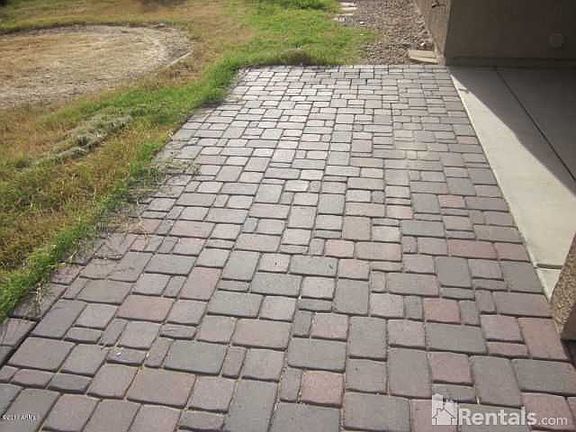4th image of 2177 W Roosevelt Ave