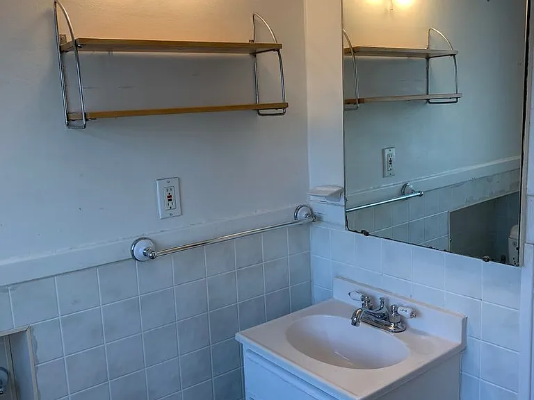 822 Hawthorn Ave — Photo 8