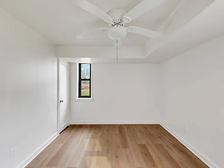 Tivoli Park Apartments — Photo 20