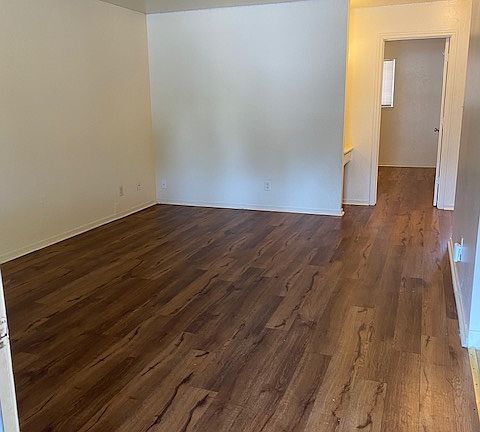 3rd image of 612 Stanislaus Ave #5