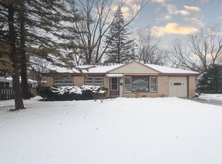 404 N Forest Ave, Mount Prospect, IL 60056