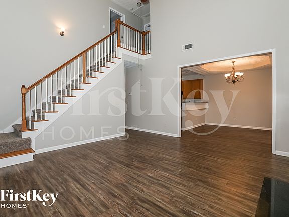 4th image of 637 Old Ivy Chase
