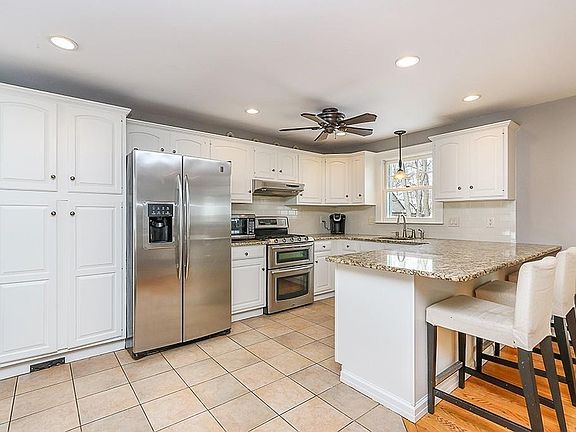 2nd image of 93 Dartmouth Ave