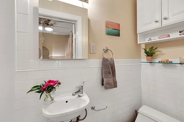 Sold by Compass | media 5