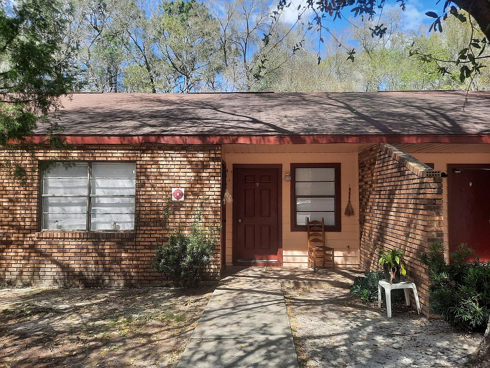 1st image of 3811 NE 41st St #B