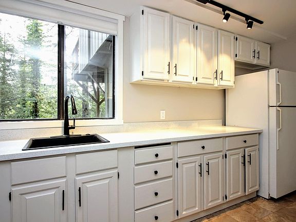 2nd image of 15767 Morningside Dr
