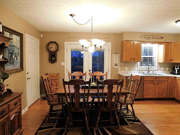 5th image of 119 Phelps Ct