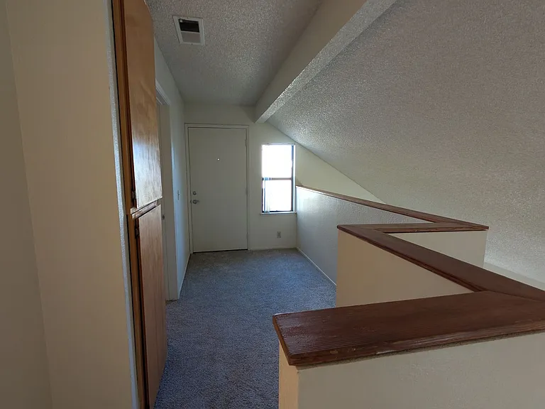 Eastlake Apartments — Photo 38