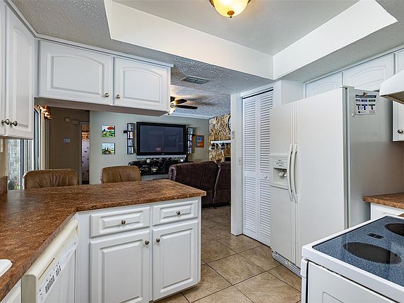 4th image of 2305A Southern Lites Ave