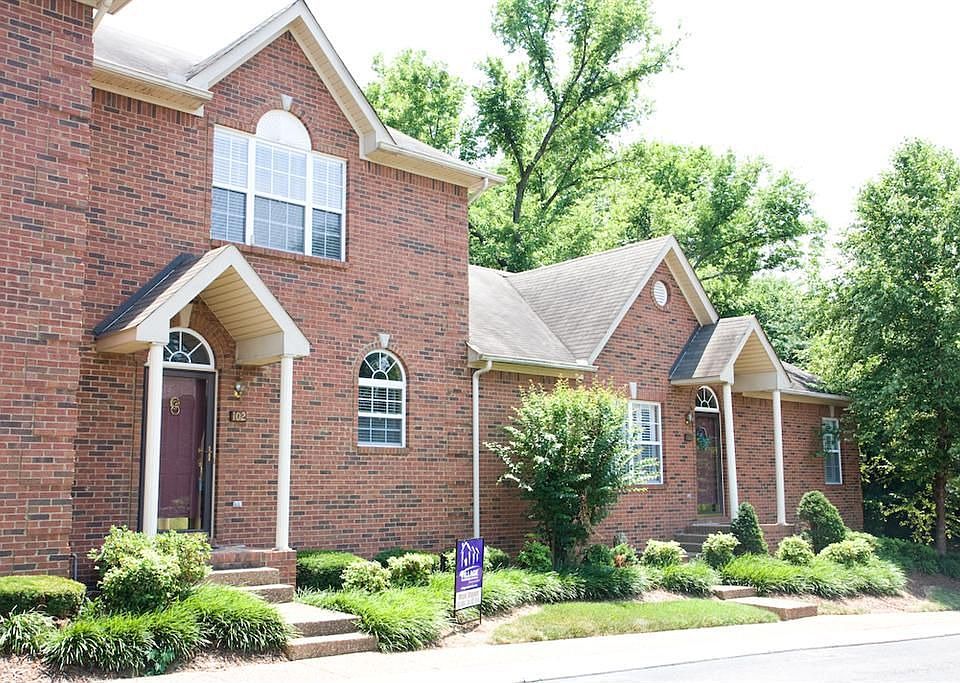 Wonderfull all brick townhome in the heart of Donelson