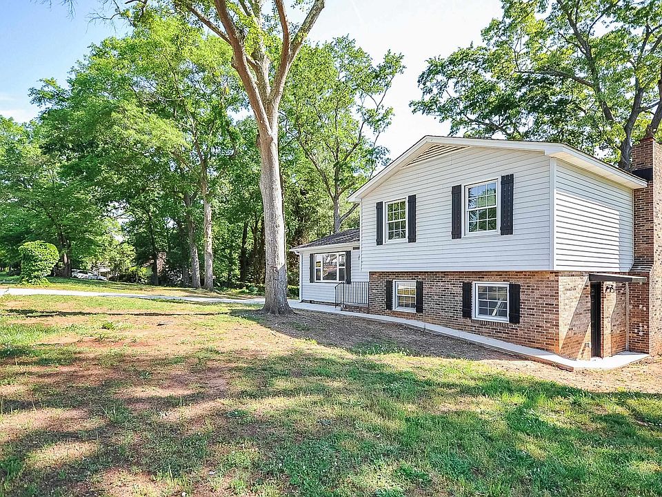 1st image of 32 Tamwood Cir