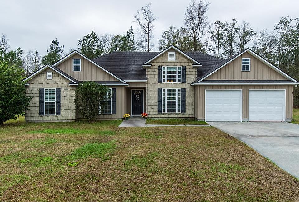 1st image of 26 Palmetto Pines Cir