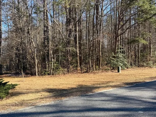 33 Steamboat Ln, Heathsville, VA 22473
