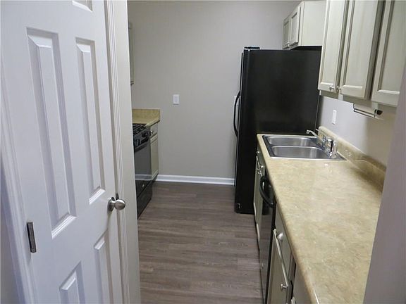 5th image of 4619 Blue Iris Way