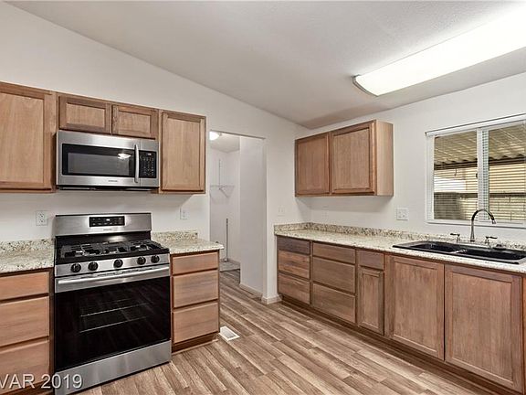 4th image of 1697 Royal Estates Dr