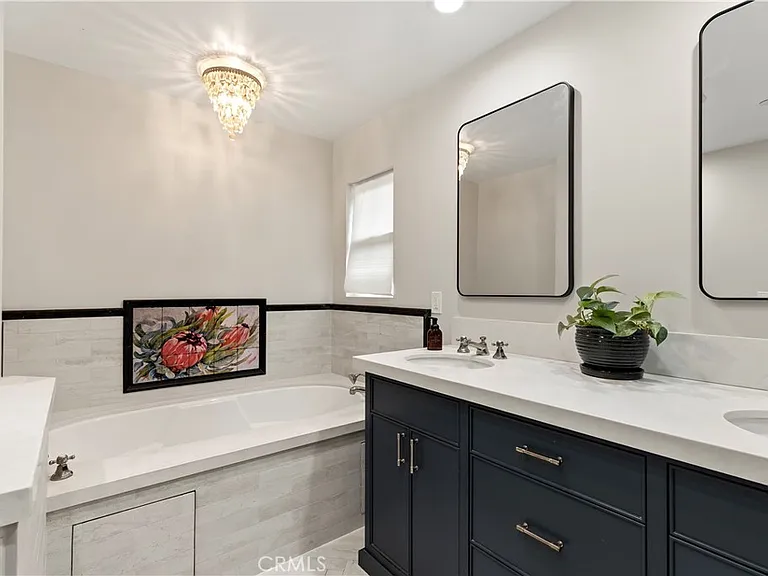 1096 Canyon View Dr — Photo 16