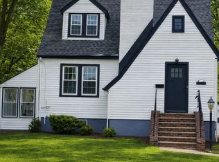 13 E Harrison Pl, Livingston, NJ 07039